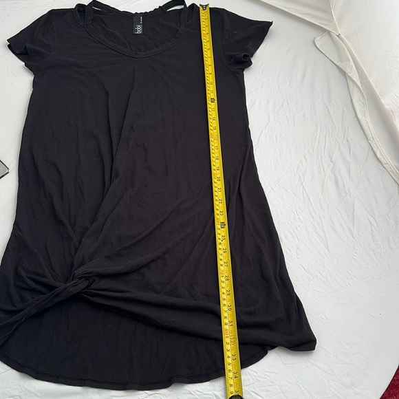 Bobi Los Angeles black v-neck t-shirt dress - Picture 5 of 11